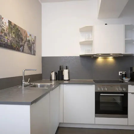 Goldenkey-Suites - New Luxury Suite 'Augusta Vindelicum' - Air Conditioning - Elevator - Prime Location At Augsburg Town Hall Square *