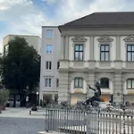 Goldenkey Am Rathausplatz Neu Eingerichtet Διαμέρισμα *