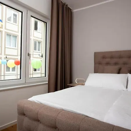 Lägenhet Goldenkey Am Rathausplatz Neu Eingerichtet Augsburg