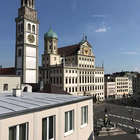 Goldenkey-Suites - New Luxury Suite 'Augusta Vindelicum' - Air Conditioning - Elevator - Prime Location At Augsburg Town Hall Square *