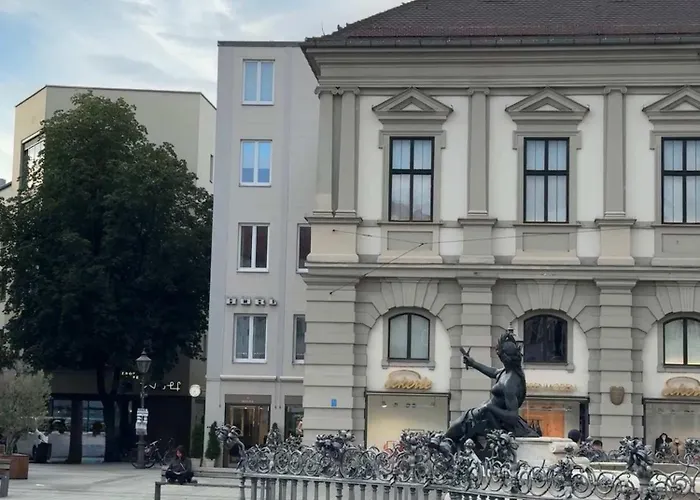 Goldenkey Am Rathausplatz Neu Eingerichtet Appartement *