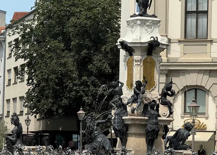 Goldenkey Am Rathausplatz Neu Eingerichtet Augsburg